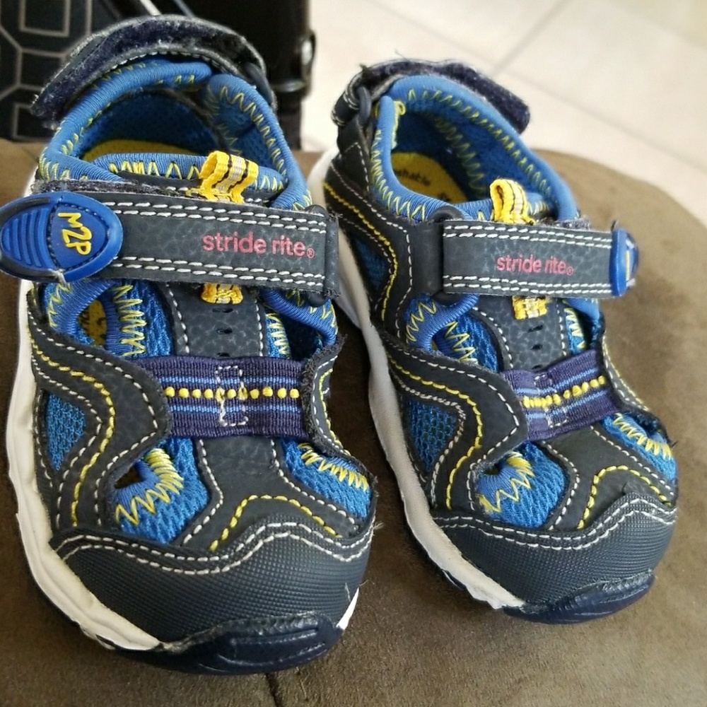 Toddlers stride rite sneakers